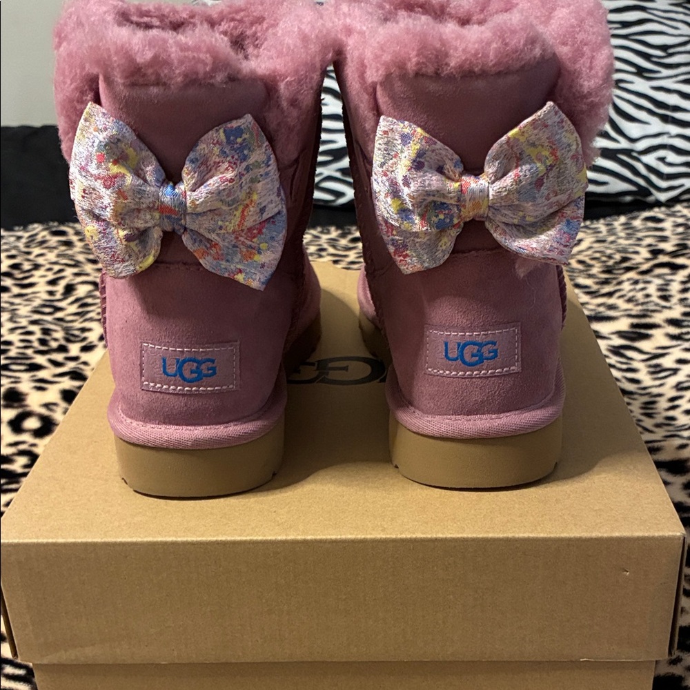 🎀 UGG w/ Mini Bailey Bow Boots {splatter} 🎀